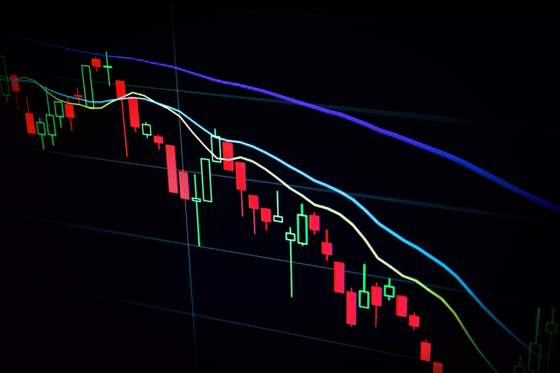 Gráfico fluctuaciones mercado crypto.